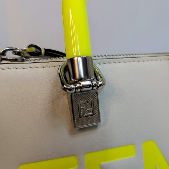 Fendi x Marc Jacobs Peekaboo Top Handle Bag in Cream Leather with Neon Yellow HW - Picture 8 of 14